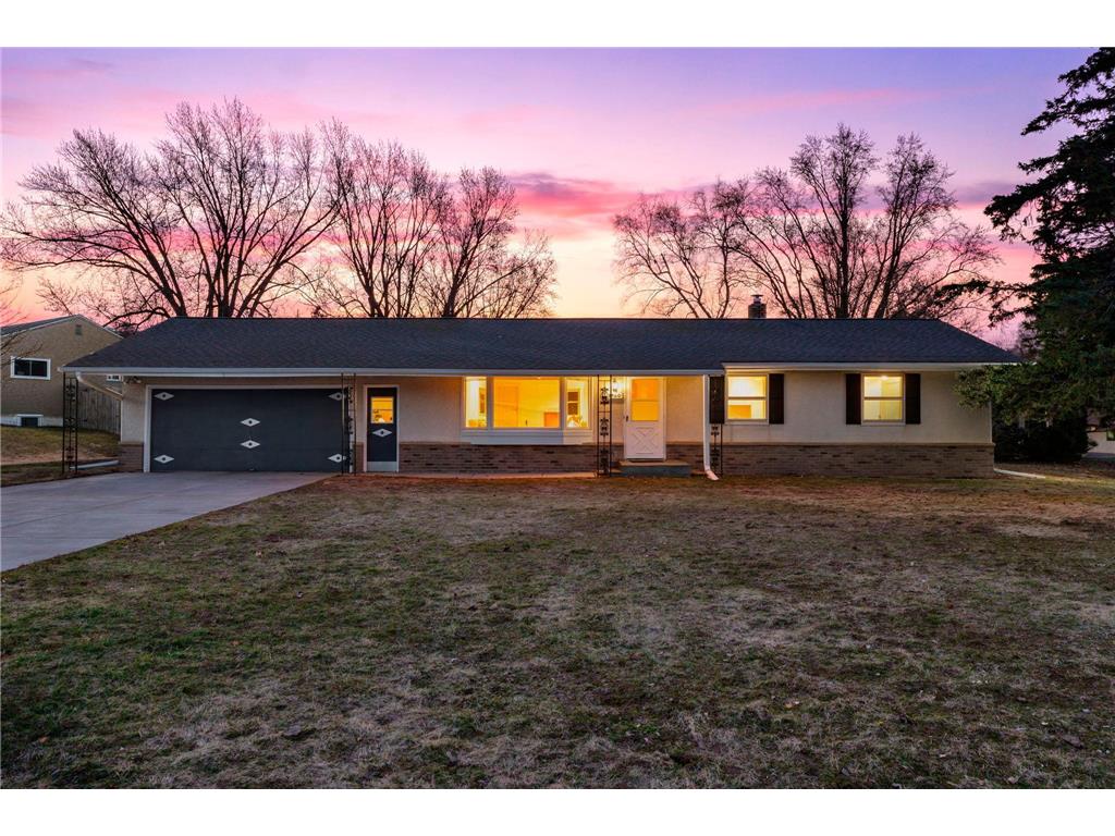 2460 E Meadow Drive North Saint Paul MN 55109 7044765 image1