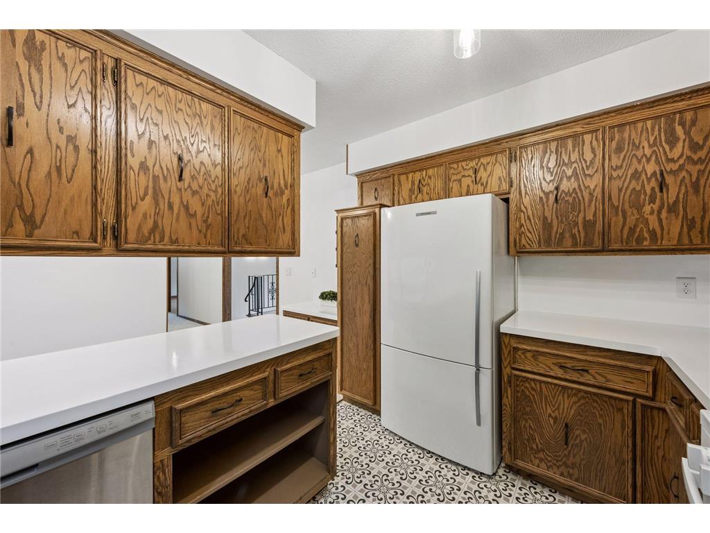 2460 Kewanee Way Golden Valley MN 55422 7079981 image26