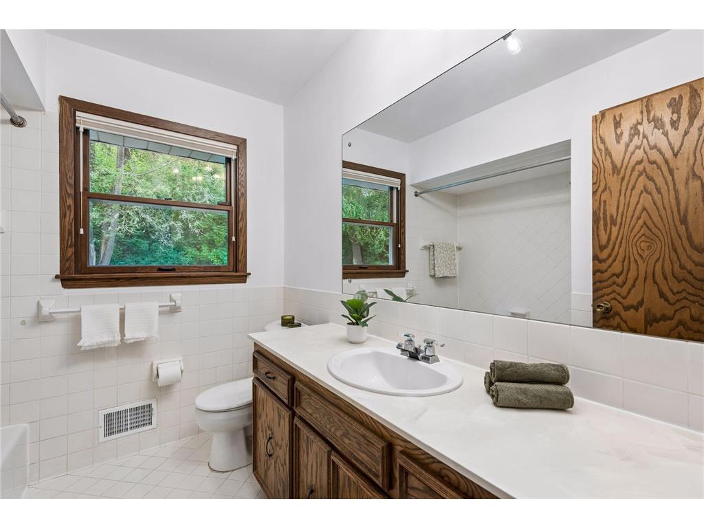 2460 Kewanee Way Golden Valley MN 55422 7079981 image37
