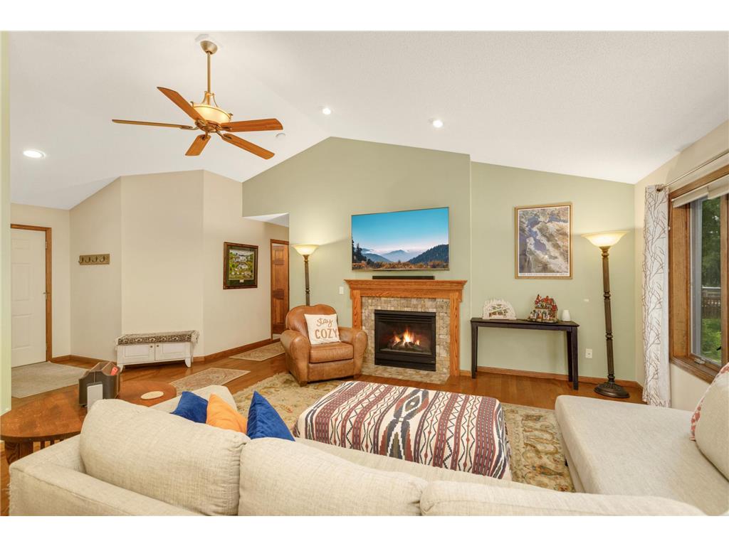 2463 Cypress Street N Maplewood MN 55109 6711159 image1