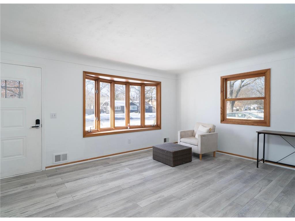 2463 Silver Lake Road NW New Brighton MN 55112 7018080 image2