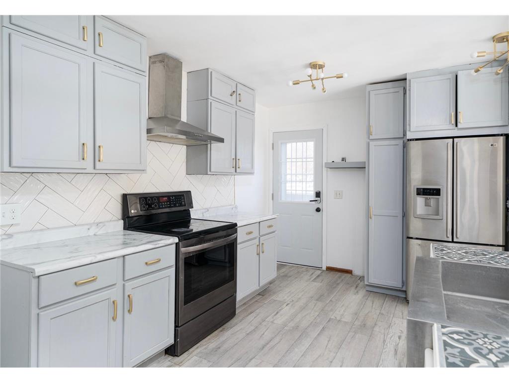 2463 Silver Lake Road NW New Brighton MN 55112 7018080 image3