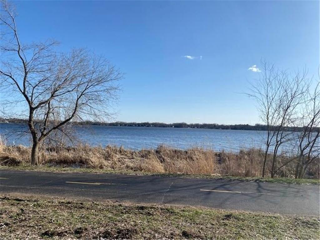 2464 Medicine Lake Blvd, Plymouth, MN 55441 MLS 6356060 Edina Realty