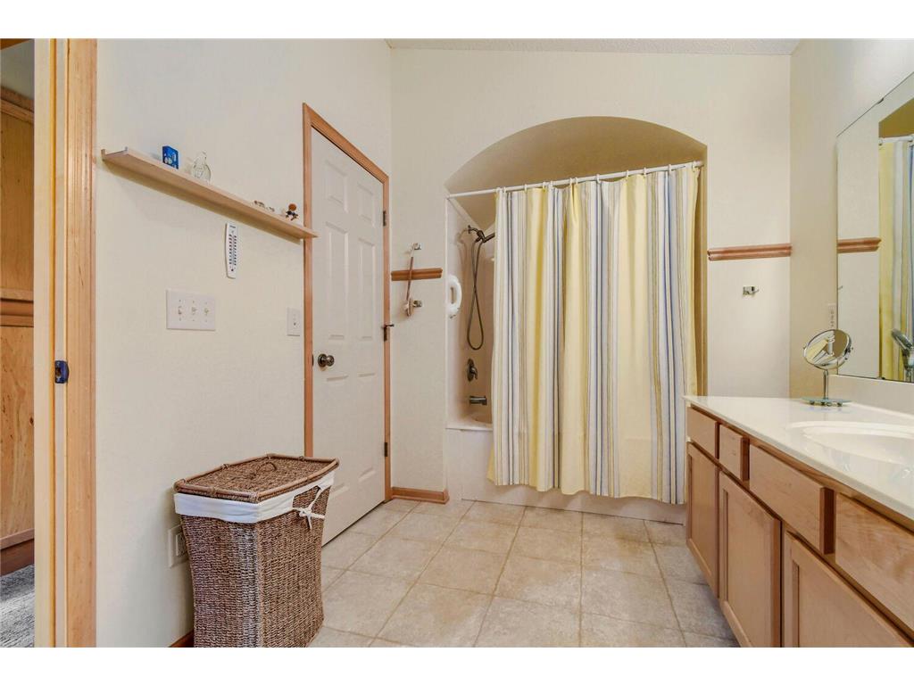 2465 119th Court NE #G Blaine MN 55449 7051920 image25