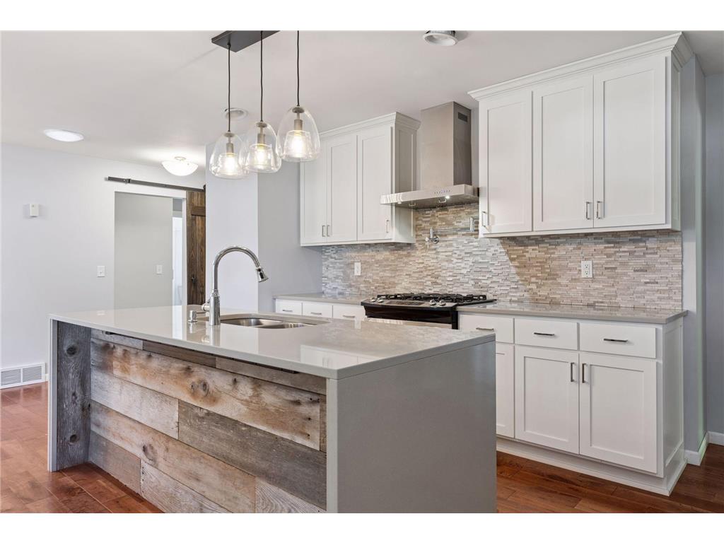 2465 Brunswick Avenue N Golden Valley MN 55422 7005721 image14