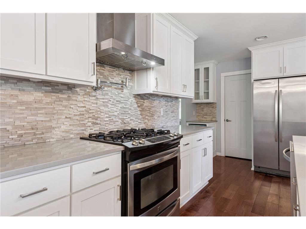 2465 Brunswick Avenue N Golden Valley MN 55422 7005721 image16