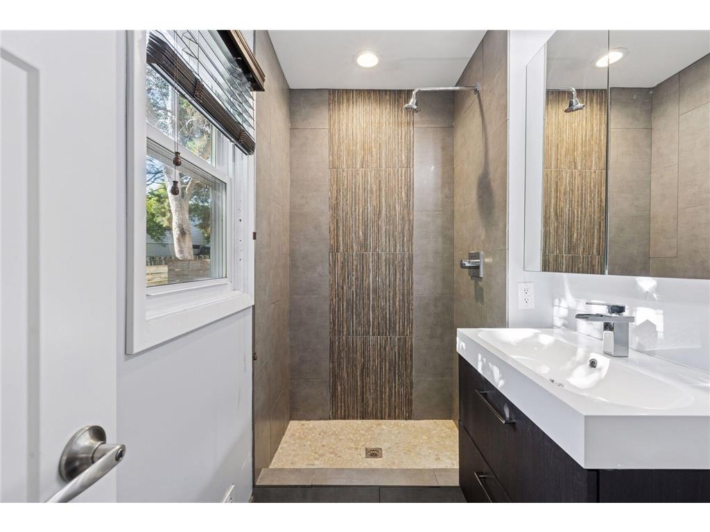 2465 Brunswick Avenue N Golden Valley MN 55422 7005721 image37