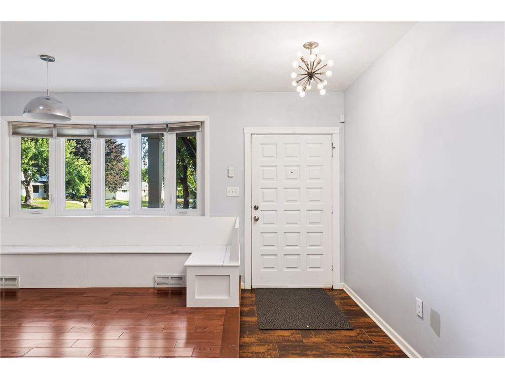 2465 Brunswick Avenue N Golden Valley MN 55422 7005721 image4