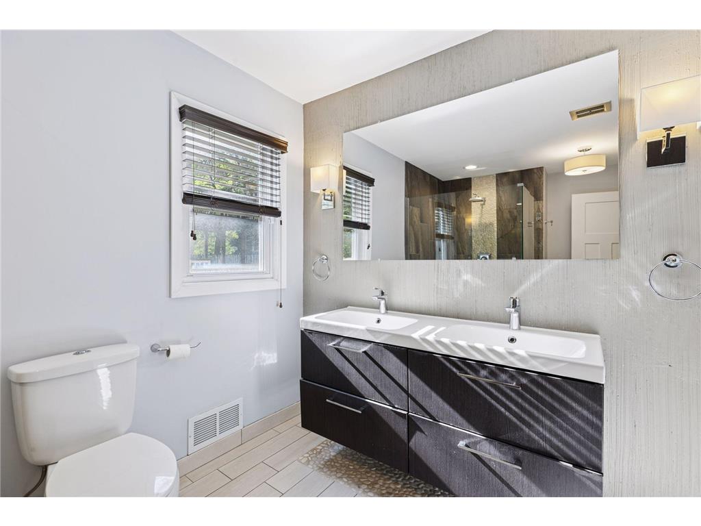 2465 Brunswick Avenue N Golden Valley MN 55422 7005721 image40