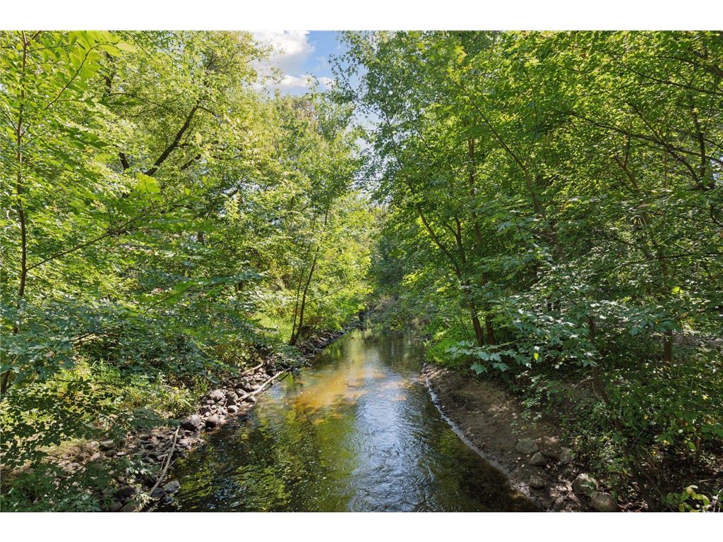 2465 Brunswick Avenue N Golden Valley MN 55422 7005721 image59