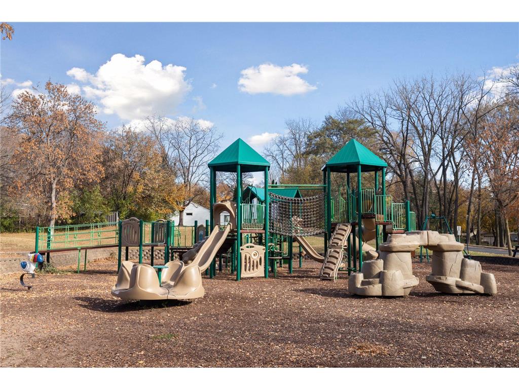 2465 Brunswick Avenue N Golden Valley MN 55422 7005721 image60