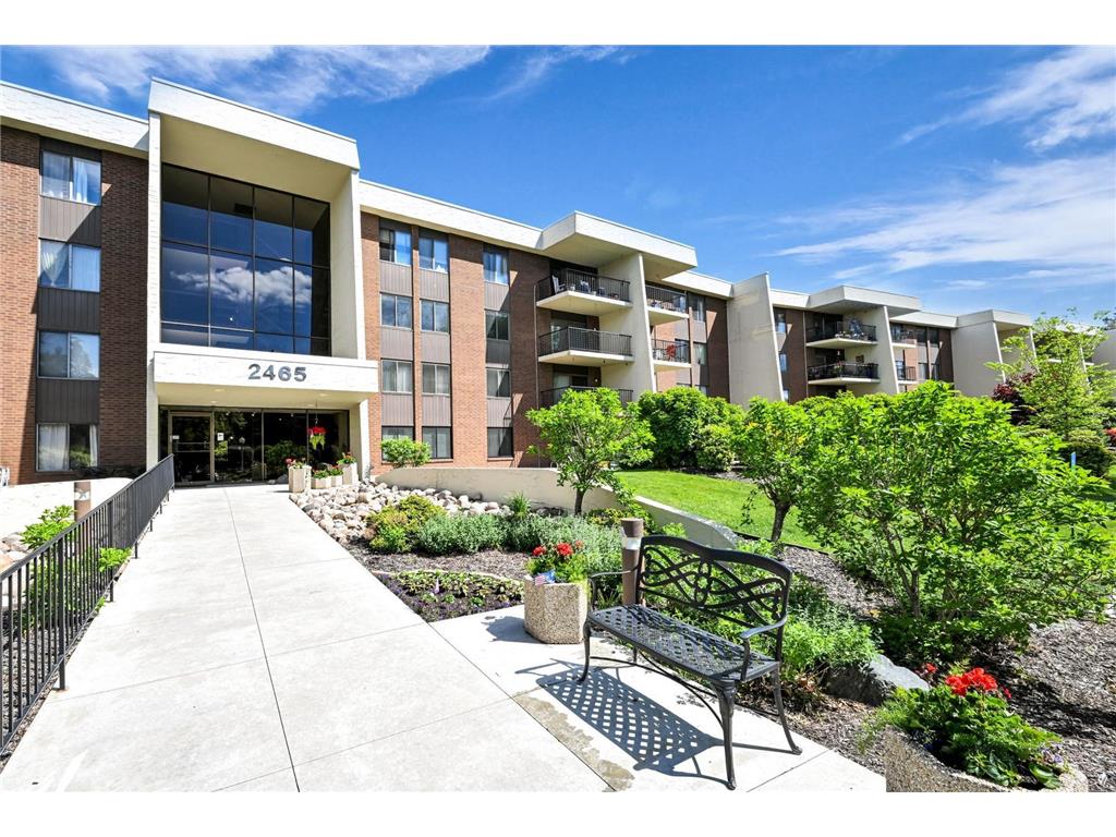 2465 Londin Lane E #106 Maplewood MN 55119 7076868 image1