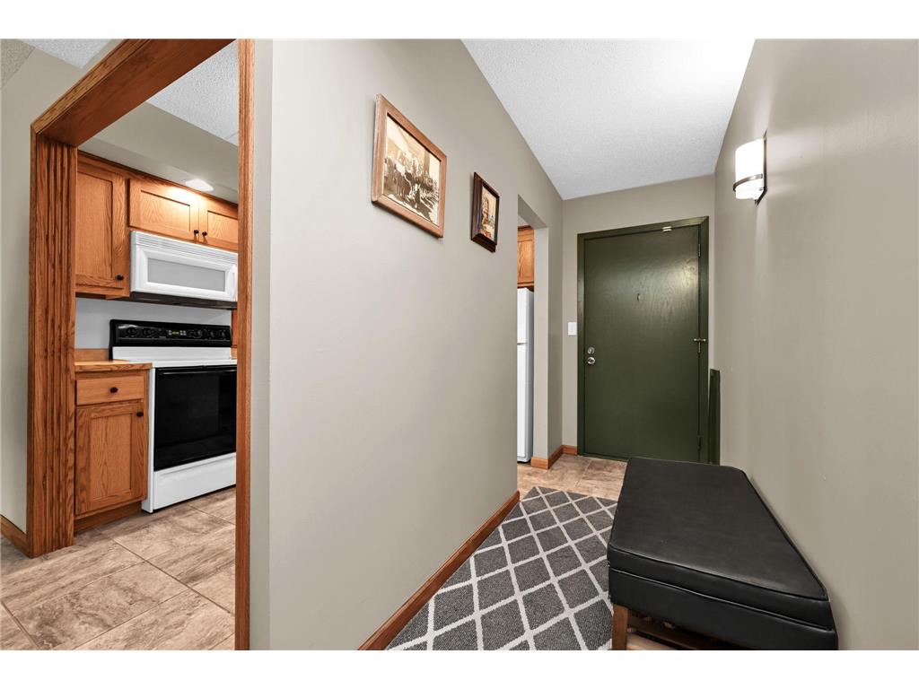 2465 Londin Lane E #106 Maplewood MN 55119 7076868 image11