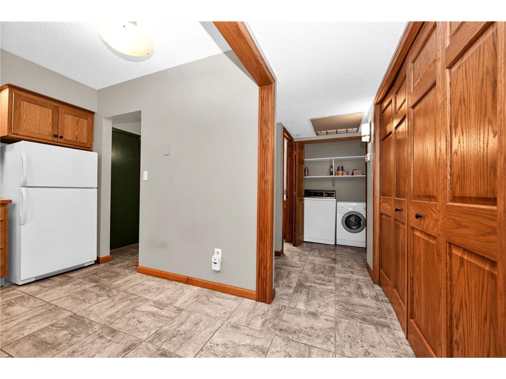 2465 Londin Lane E #106 Maplewood MN 55119 7076868 image12