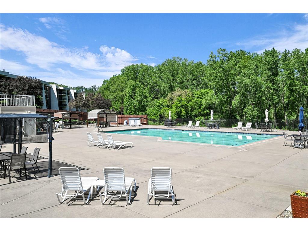 2465 Londin Lane E #106 Maplewood MN 55119 7076868 image17