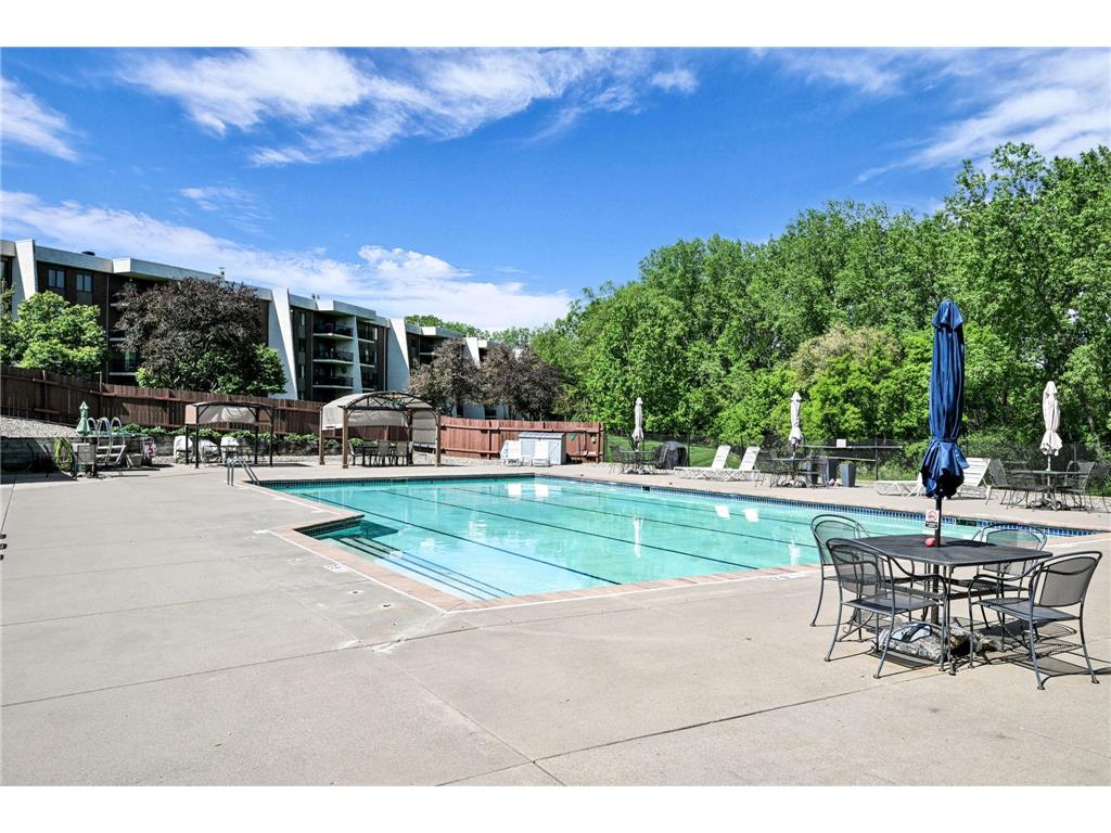 2465 Londin Lane E #106 Maplewood MN 55119 7076868 image18