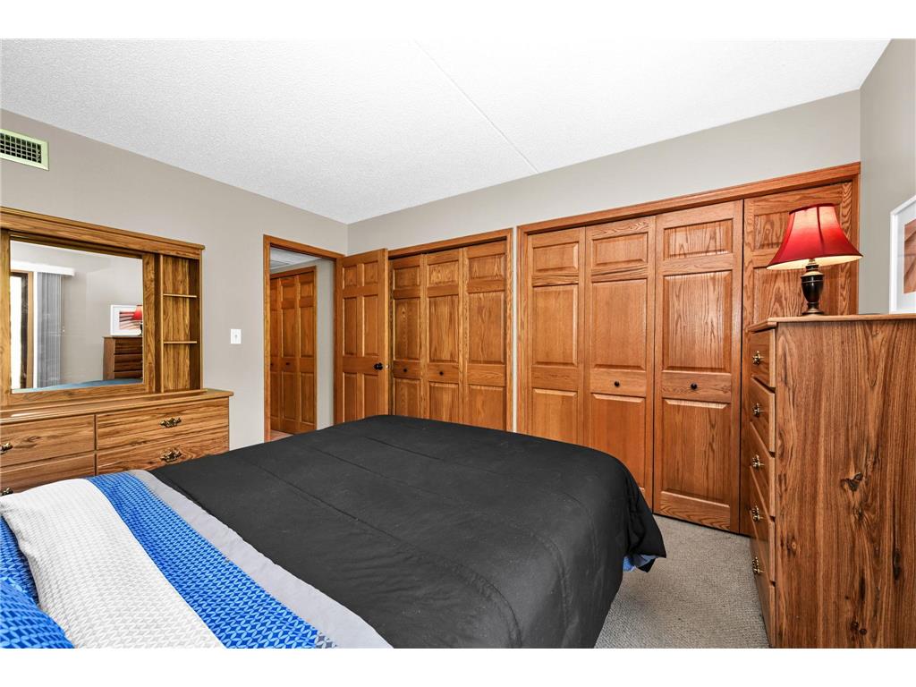 2465 Londin Lane E #106 Maplewood MN 55119 7076868 image9