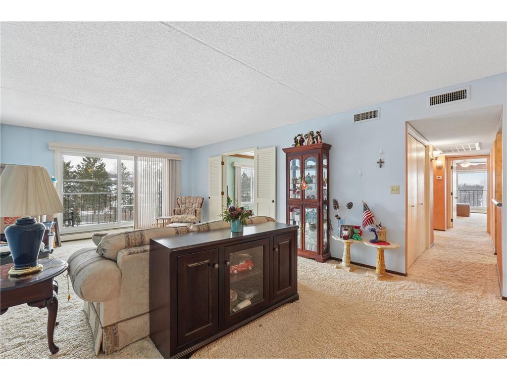 2465 Londin Lane E #401 Maplewood MN 55119 7038384 image16