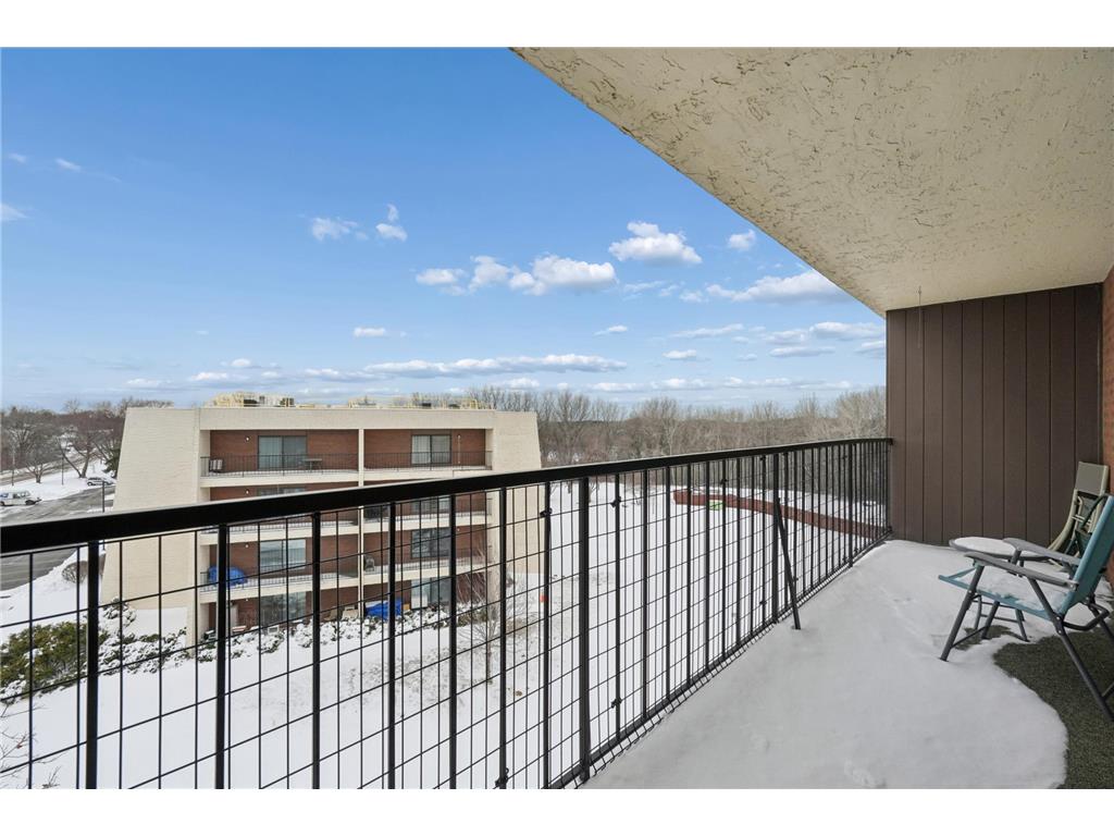 2465 Londin Lane E #401 Maplewood MN 55119 7038384 image23