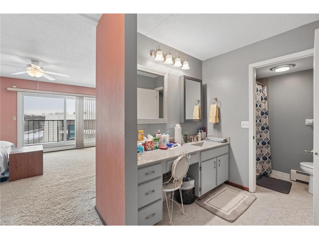 2465 Londin Lane E #401 Maplewood MN 55119 7038384 image5