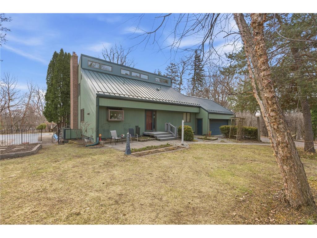 2468 Hamline Avenue N Roseville MN 55113 - Willow Pond 7051701 image1
