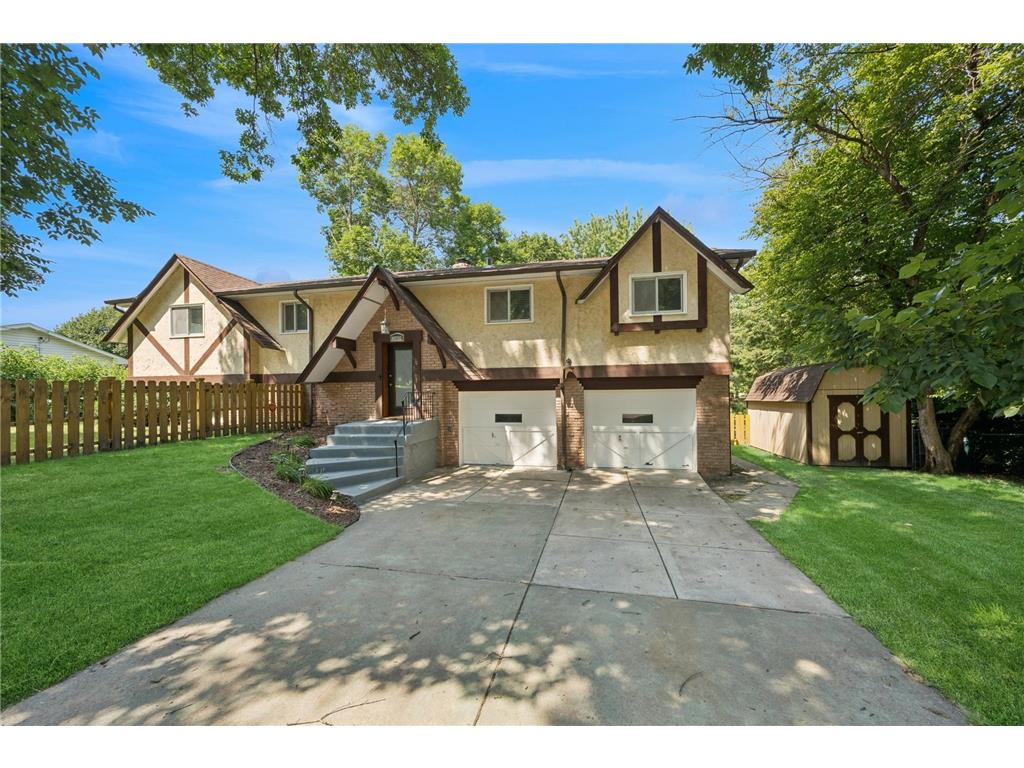 2469 Dunlap Street N Roseville MN 55113 6763070 image1