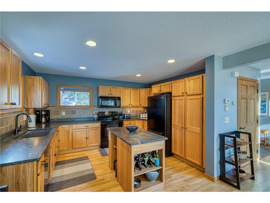 2472 Cliff View Circle Two Harbors MN 55616 - Superior 7018852 image10