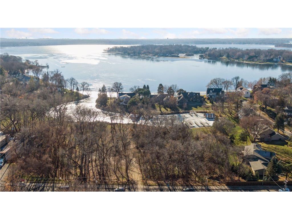 2474 Carman St Wayzata MN 55391 - Lake Minnetonka 6529854 image1