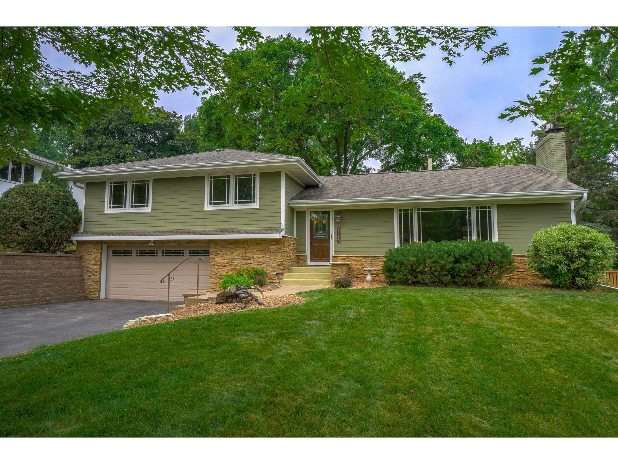 2475 Chatsworth Street N, Roseville, MN 55113 MLS 6011304 Edina Realty