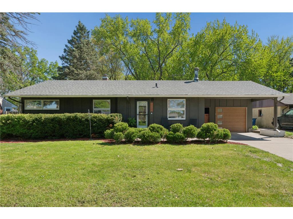 2476 Gisella Boulevard White Bear Lake MN 55110 7074025 image1