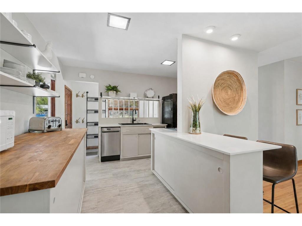 2476 Gisella Boulevard White Bear Lake MN 55110 7074025 image14
