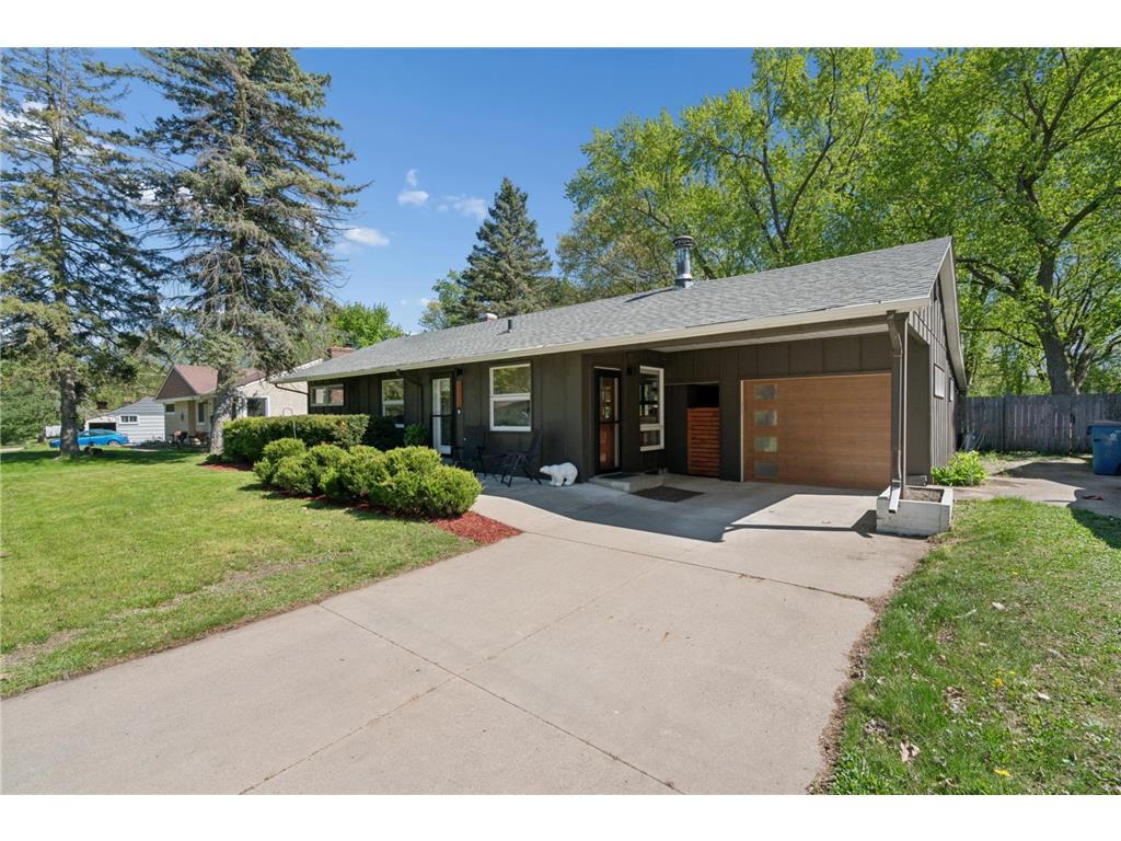 2476 Gisella Boulevard White Bear Lake MN 55110 7074025 image2
