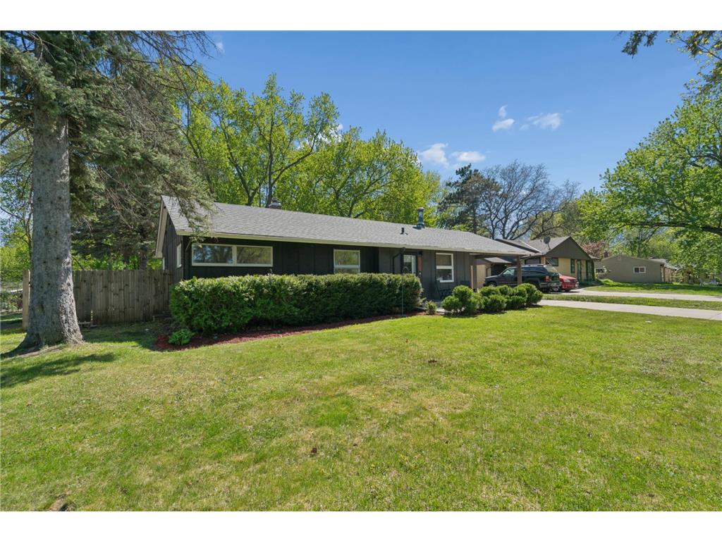 2476 Gisella Boulevard White Bear Lake MN 55110 7074025 image3