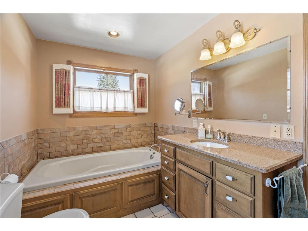 2476 Tierney Avenue E North Saint Paul MN 55109 7027804 image22