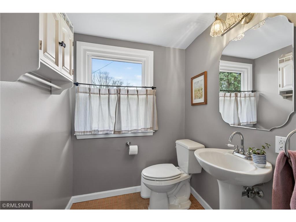 2479 Hillside Road White Bear Lake MN 55110 7068217 image35