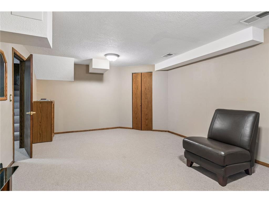 2480 Ariel Street N North Saint Paul MN 55109 7102613 image28