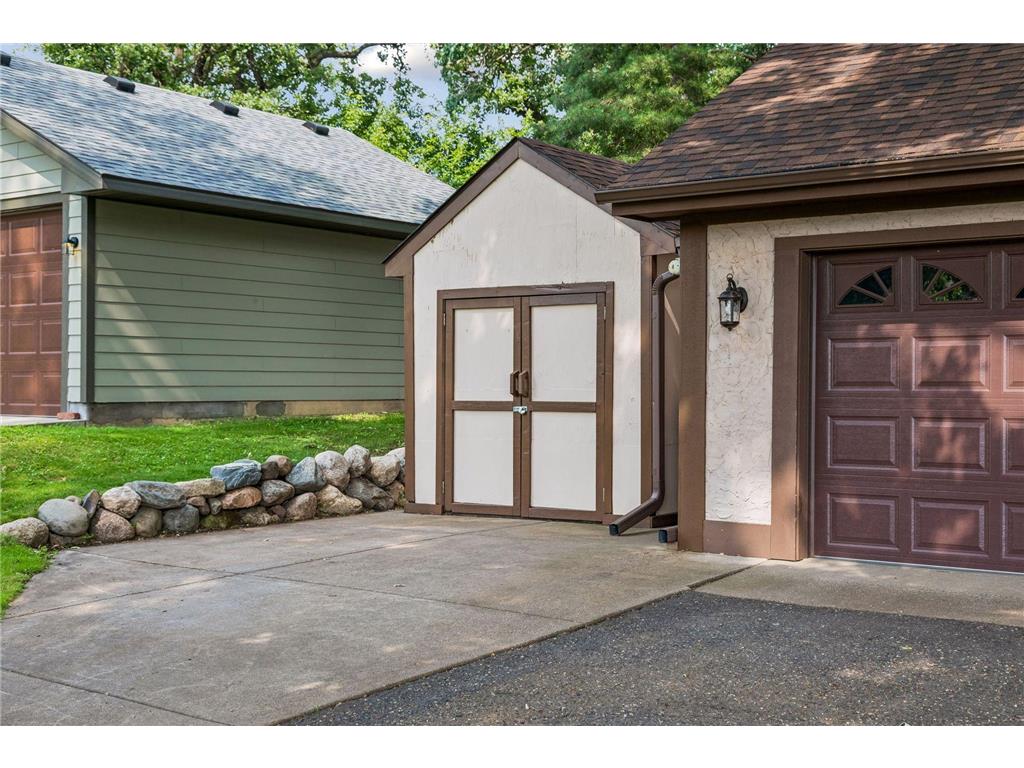 2480 Ariel Street N North Saint Paul MN 55109 7102613 image4