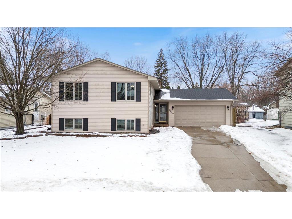 2480 Shryer Avenue E North Saint Paul MN 55109 7003837 image1