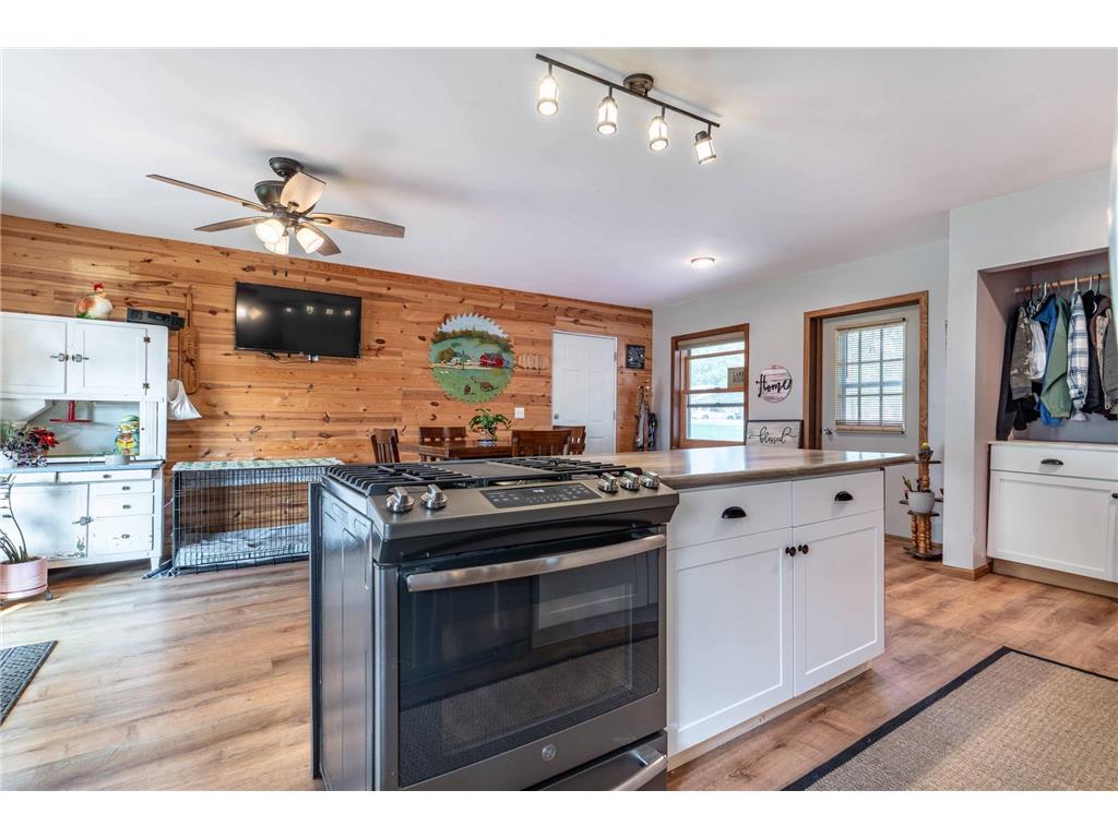 24832 N Wall Lake Drive Fergus Falls MN 56537 - Wall 7022328 image10
