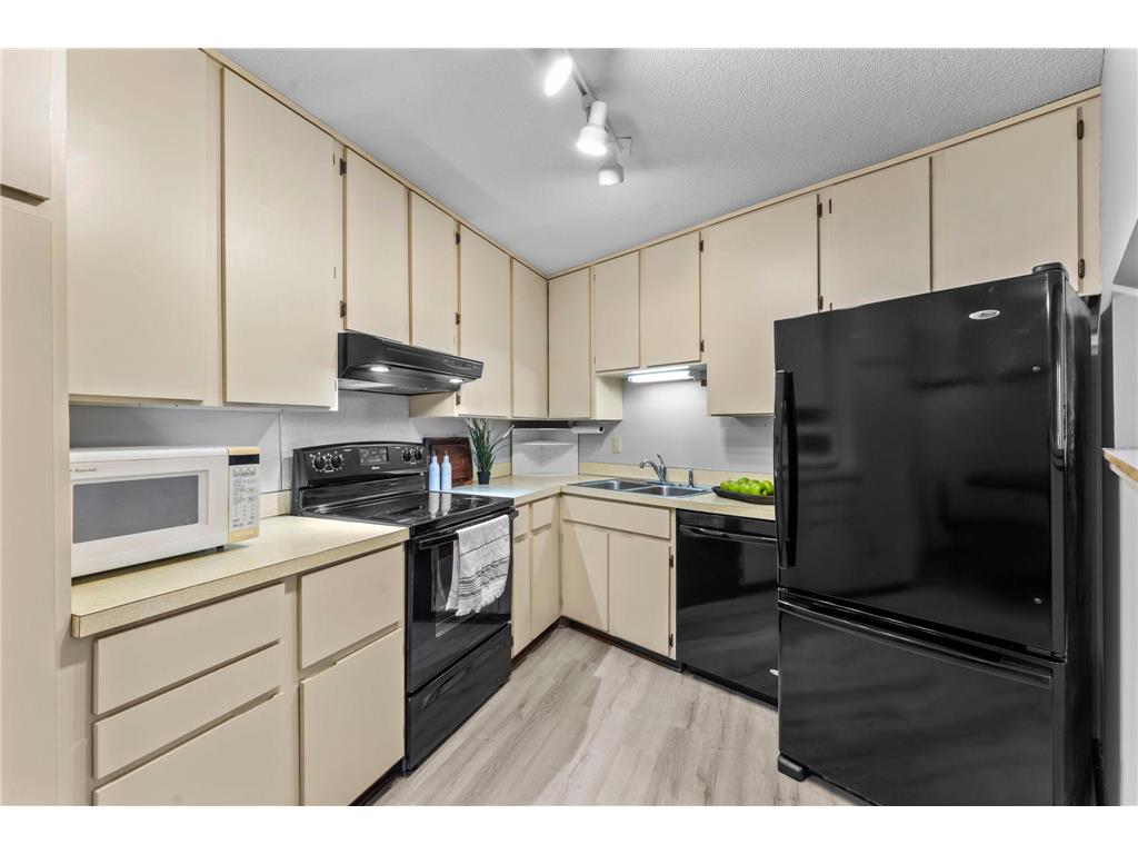 2485 Canabury Drive #212 Little Canada MN 55117 7018004 image12