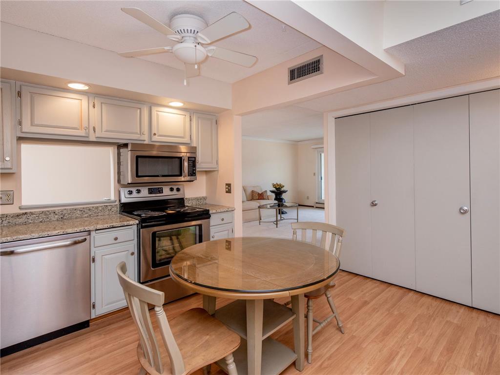 2485 Londin Lane E #217 Maplewood MN 55119 6761167 image1