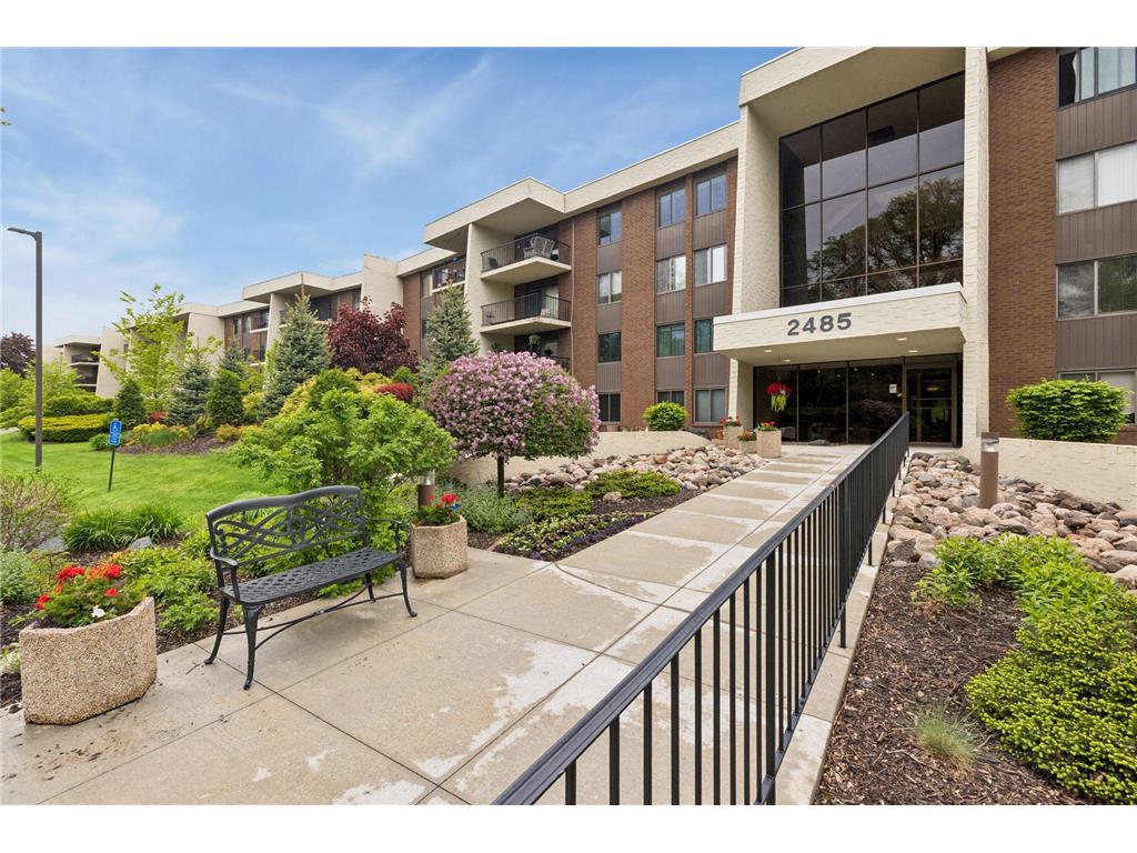 2485 Londin Lane E #323 Maplewood MN 55119 7080019 image1