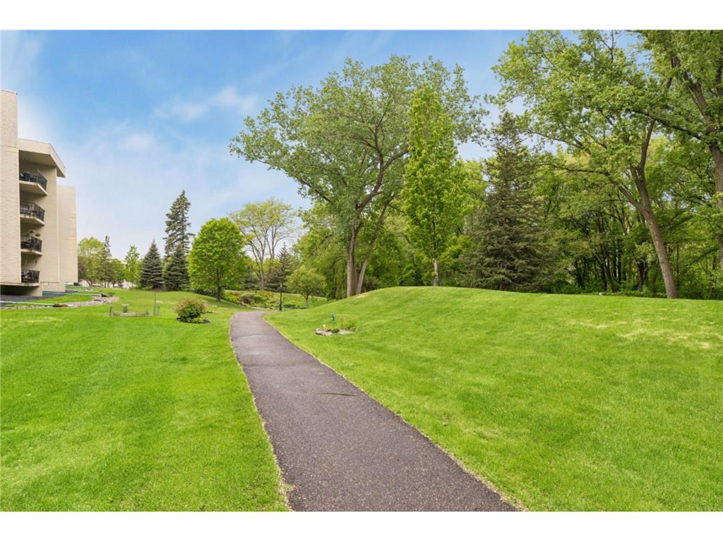 2485 Londin Lane E #323 Maplewood MN 55119 7080019 image22