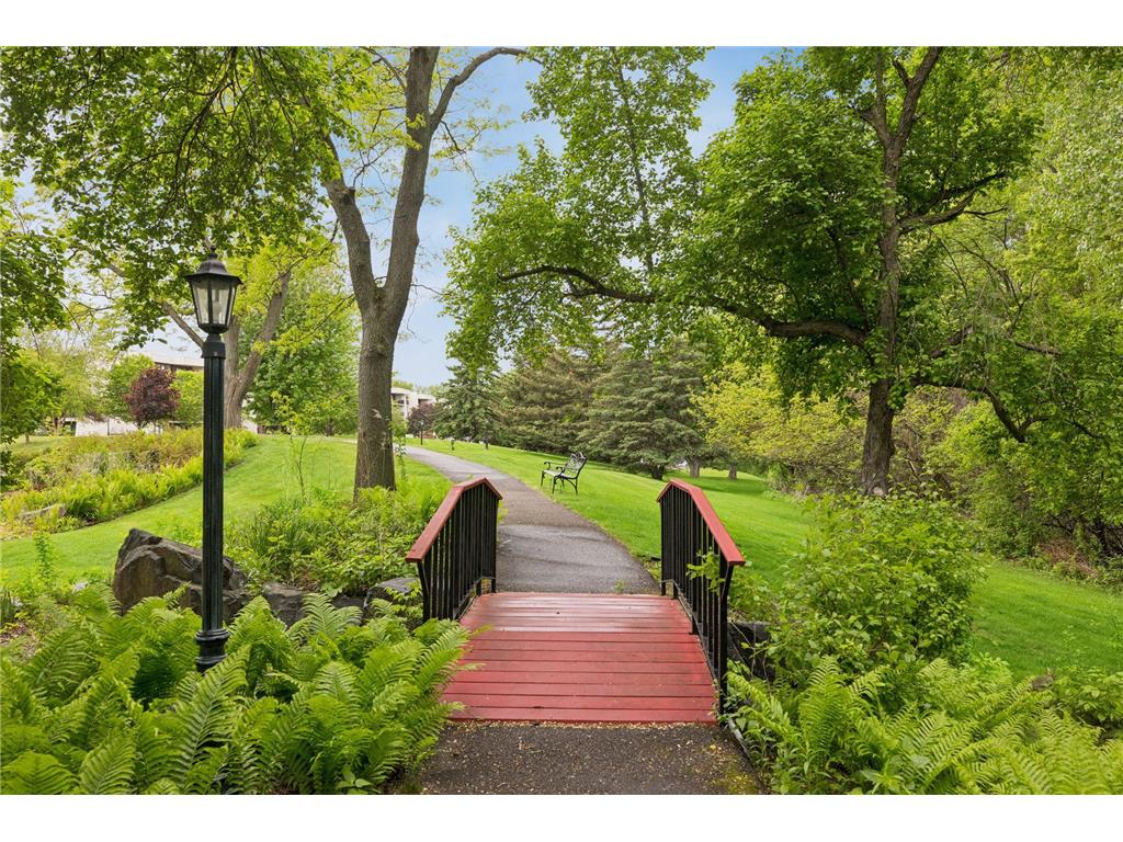 2485 Londin Lane E #323 Maplewood MN 55119 7080019 image25