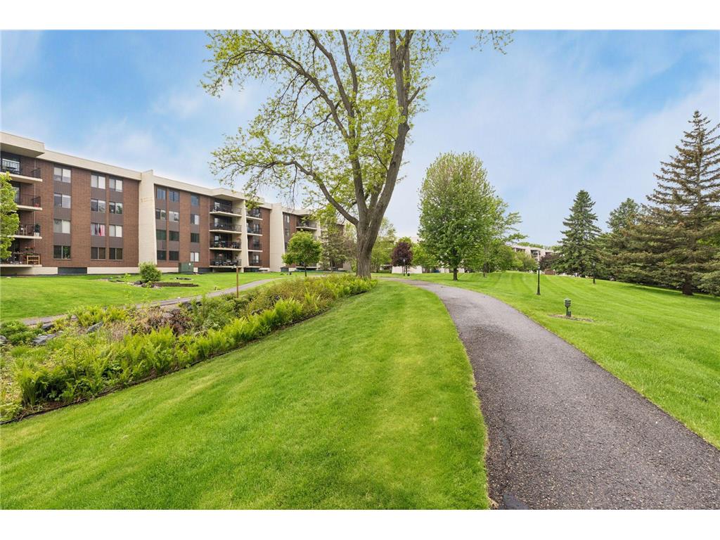 2485 Londin Lane E #323 Maplewood MN 55119 7080019 image26