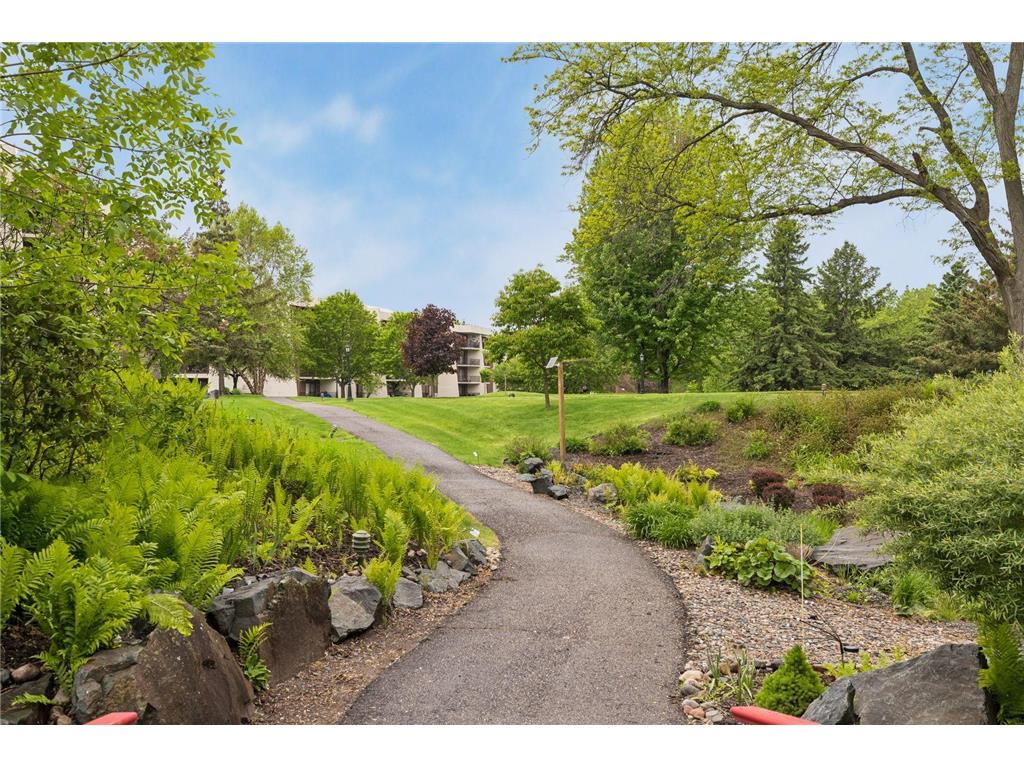 2485 Londin Lane E #323 Maplewood MN 55119 7080019 image28