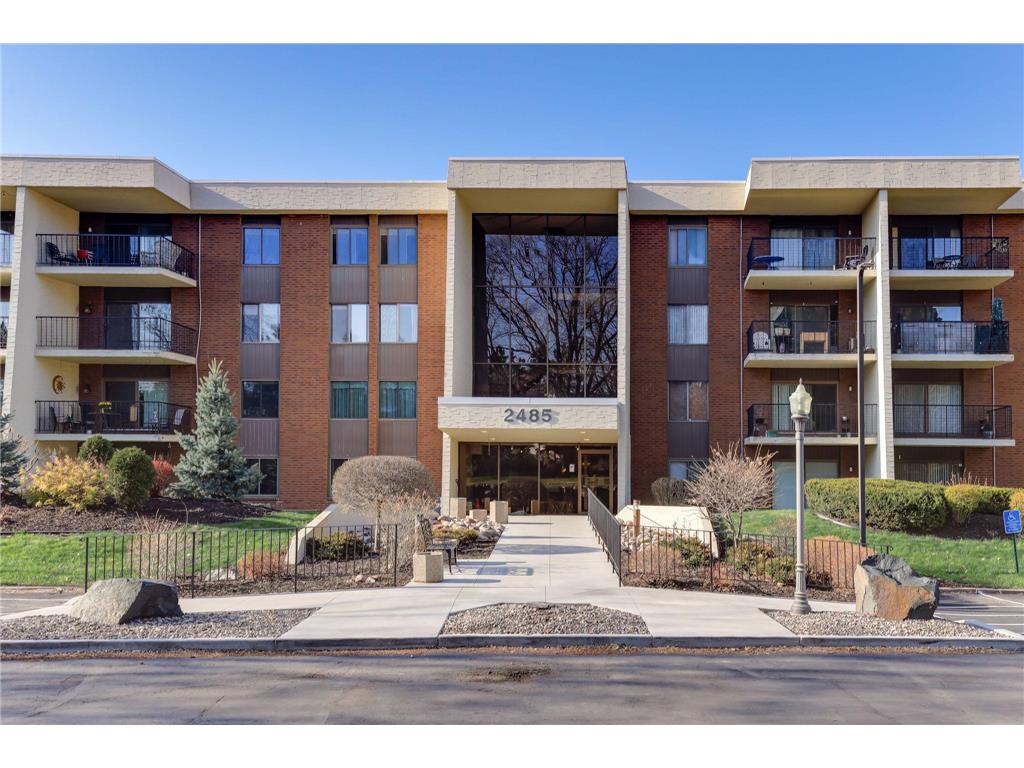2485 Londin Lane E #422 Maplewood MN 55119 6709002 image1