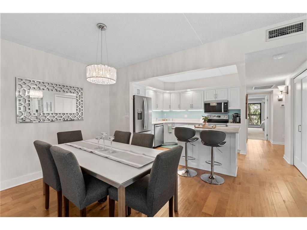 2485 Londin Lane E #423 Maplewood MN 55119 7068021 image1