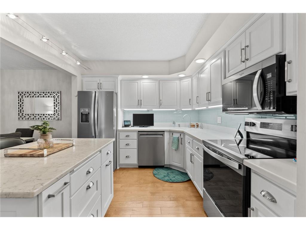 2485 Londin Lane E #423 Maplewood MN 55119 7068021 image23