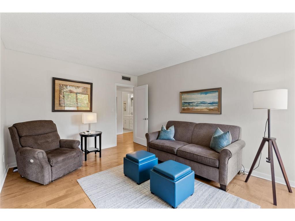 2485 Londin Lane E #423 Maplewood MN 55119 7068021 image26
